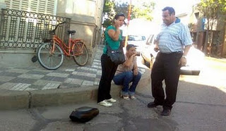 Robaron en la calle a una señora de 73 años
