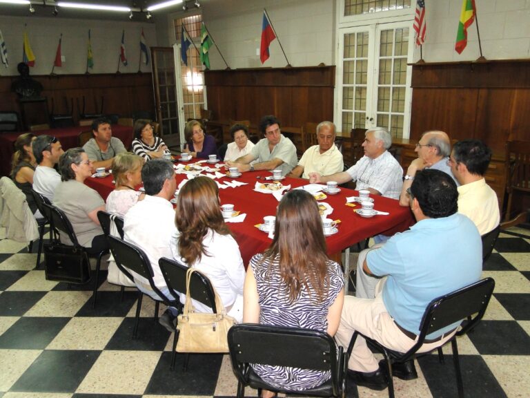 Battistella desayunó con vecinos