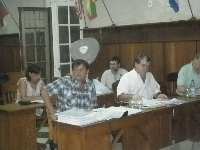 Es engañoso el aumento para los Municipales aprobado en el Presupuesto 2012