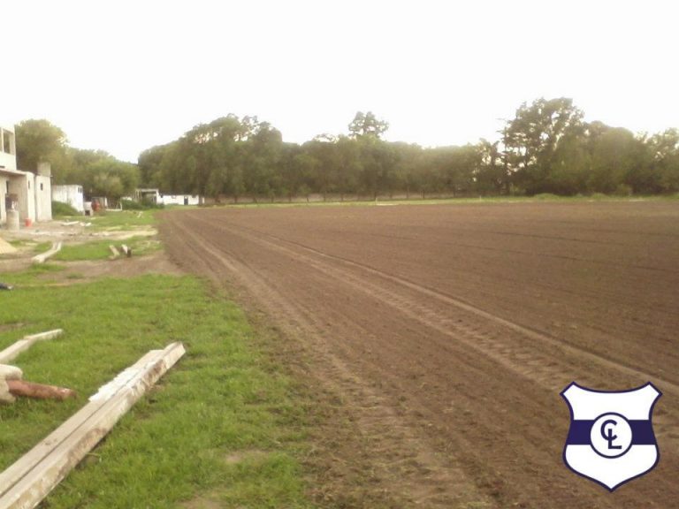 El Club Libertad mostró el sembrado del cesped del nuevo estadio