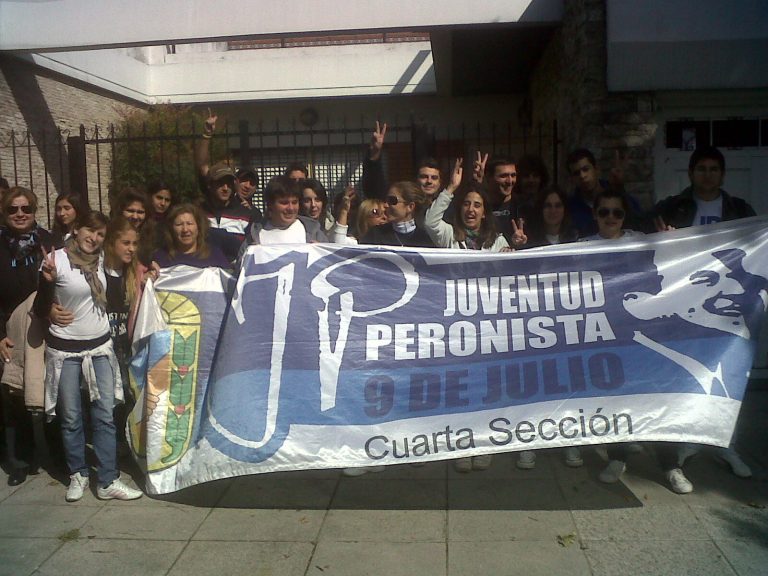 Justicialistas nuevejulienses acompañarón a la Presidenta en Velez