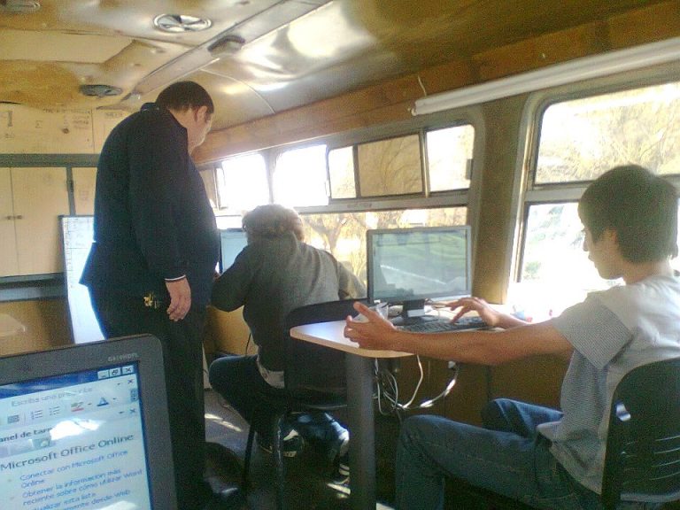 Se dicta un curso de computación en el Taller Protegido de Facundo Quiroga