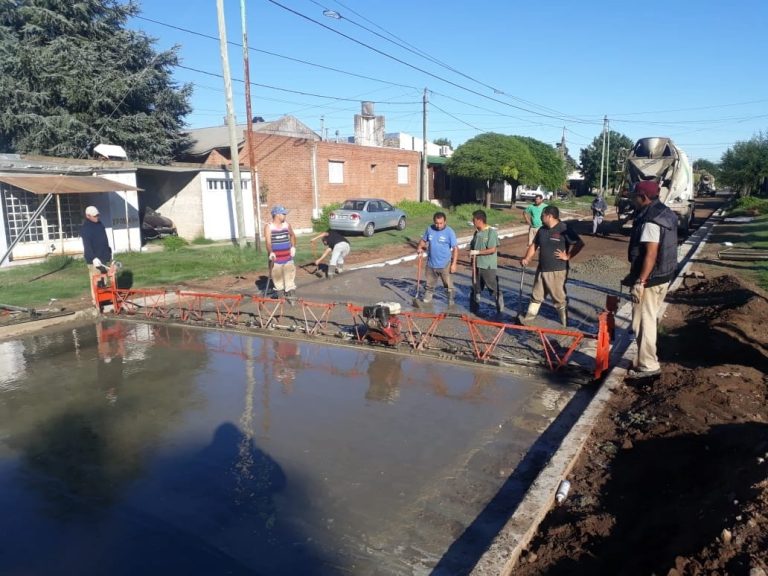 Siguen desapareciendo calles de tierra
