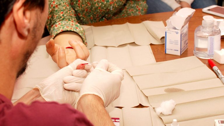 En todos los centros de salud se hacen Test de Sífilis para embarazadas