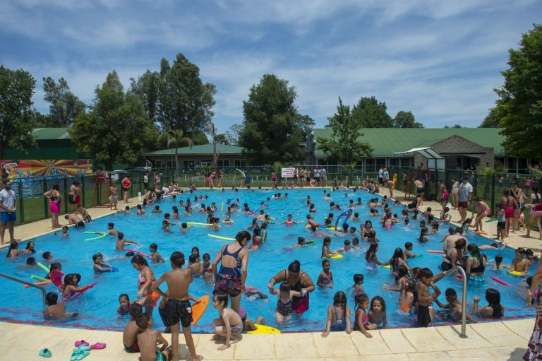 Kicillof visitó las Escuelas Abiertas en Verano de Pilar