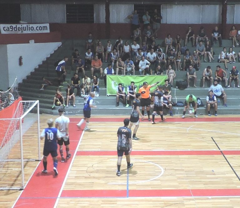 El lunes van rumbo a los octavos de final