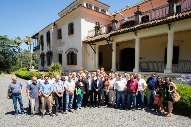 Kicillof se reunió con pequeños y medianos productores agropecuarios de la Provincia