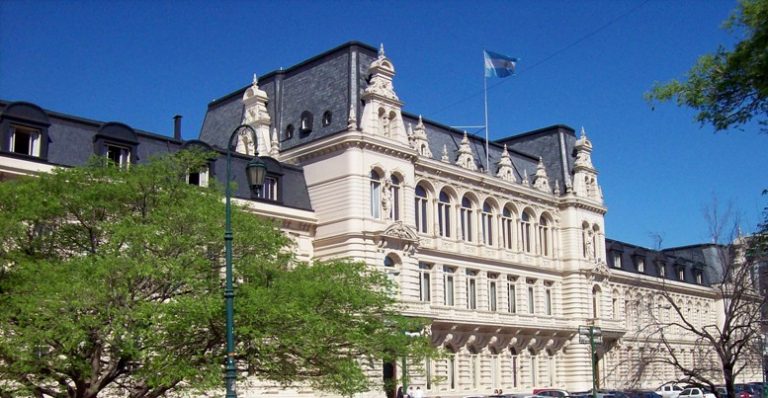 El Consejo Nacional de Educación marcó la base de una enseñanza primaria laica, gratuita y obligatoria