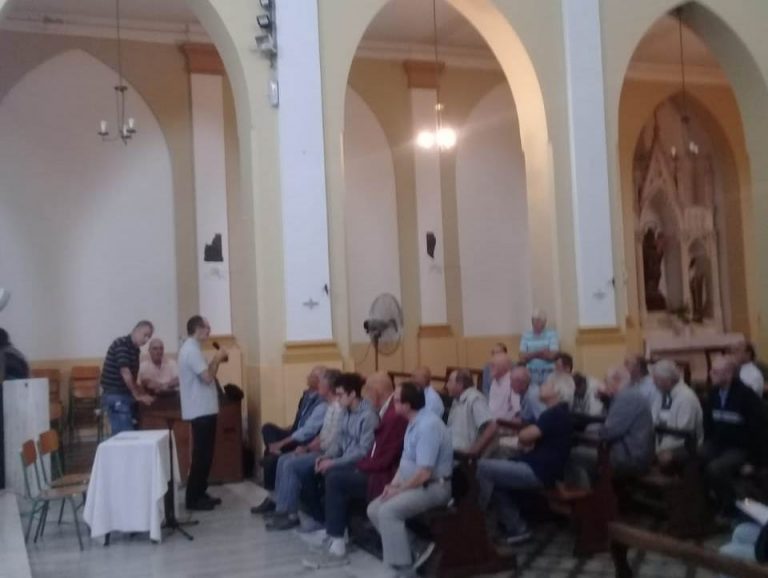 En la catedral nuevejuliense se rezó el rosario por las más variadas intenciones