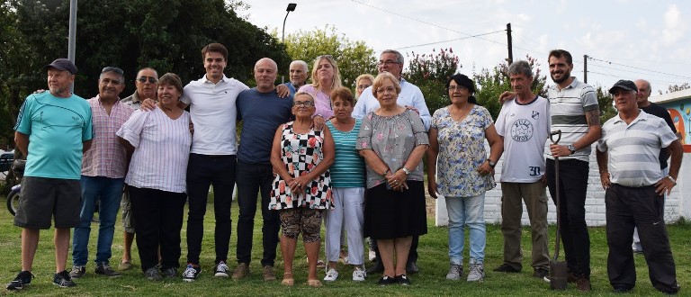 Forestaron la plaza del barrio “Los Abuelos”