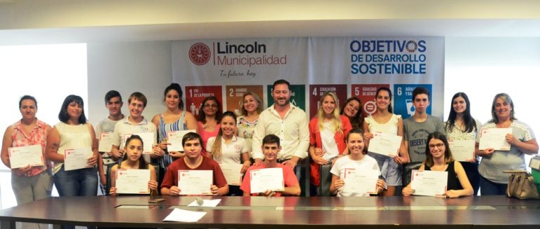 En Lincoln fueron distinguidos los alumnos con mejor promedio durante el 2019 de todo el distrito