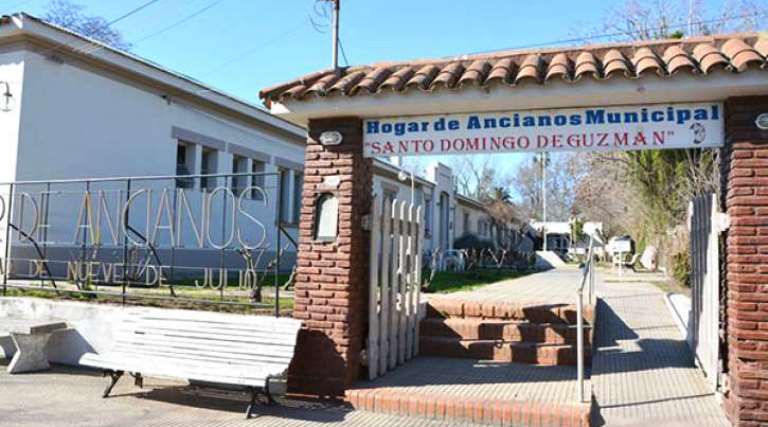 Se inaugura la Cancha de Tejo en el Hogar de Ancianos