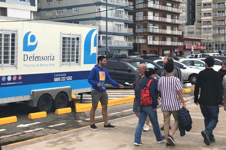 La Defensoría lanzó su campaña de verano en las ciudades turísticas de la Provincia
