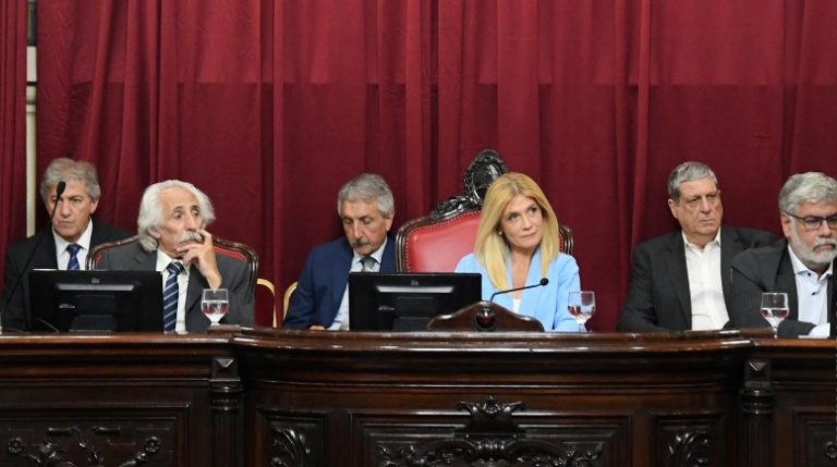 Reelección indefinida: el Senado bonaerense aprobó el regreso con apoyo transversal y desempate de Magario