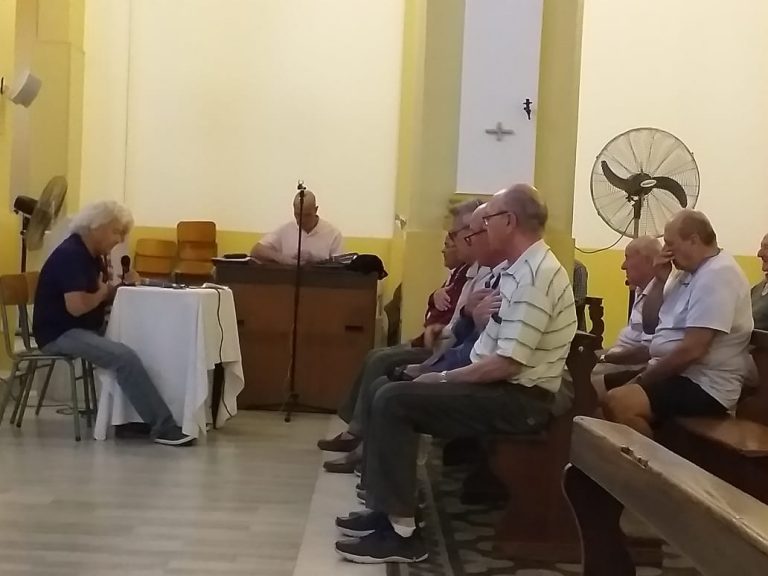 ‘Madrugadores del 9’ rezaron el rosario al pie de la Virgen de Schoenstatt