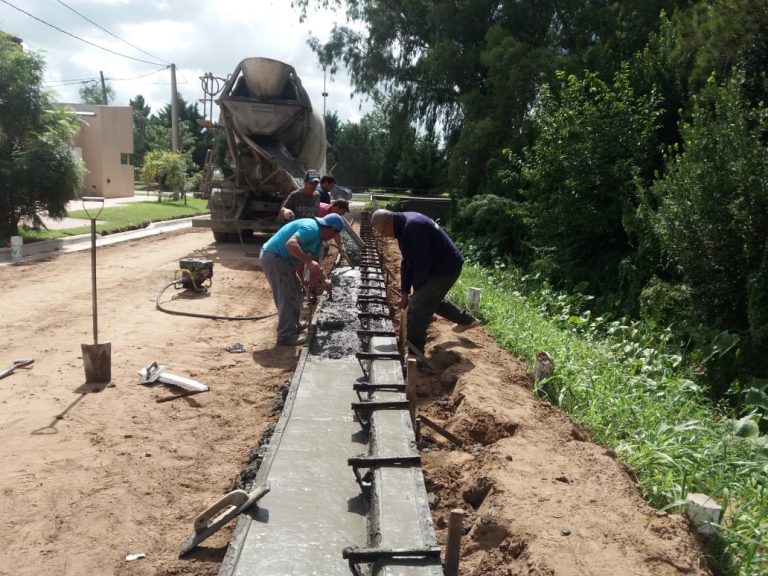 Las obras de pavimentación no cesan