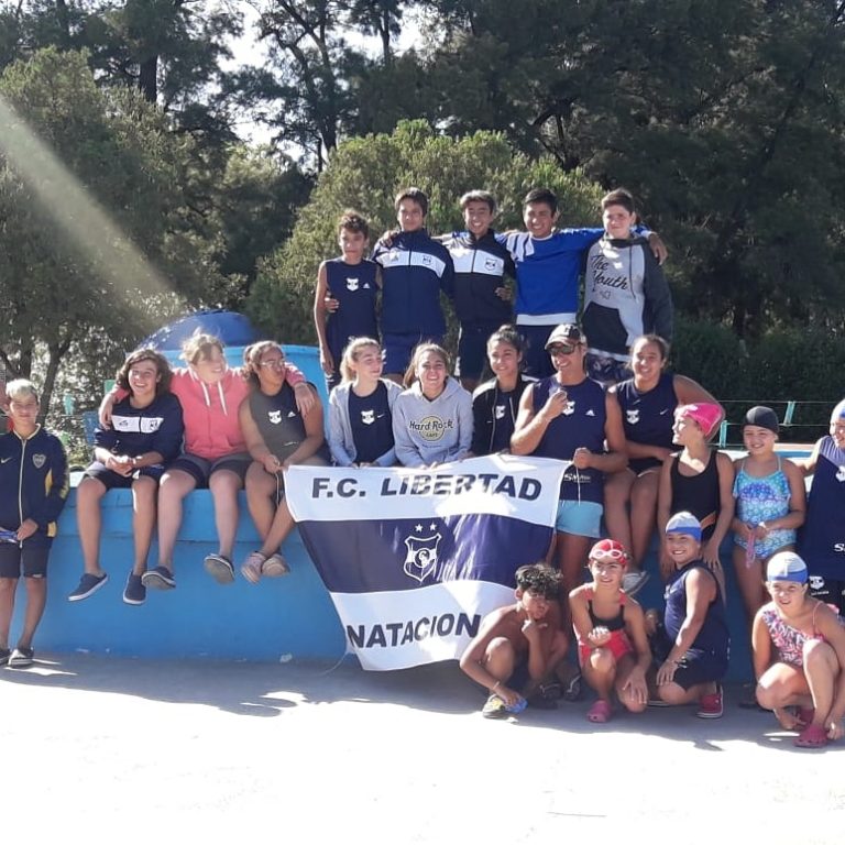 Nadadores de Libertad se destacaron en Carlos Casares