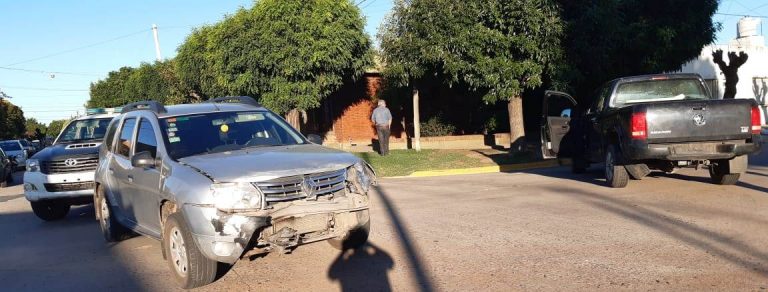 Chocaron dos autos de alta gama y no hay lesionados
