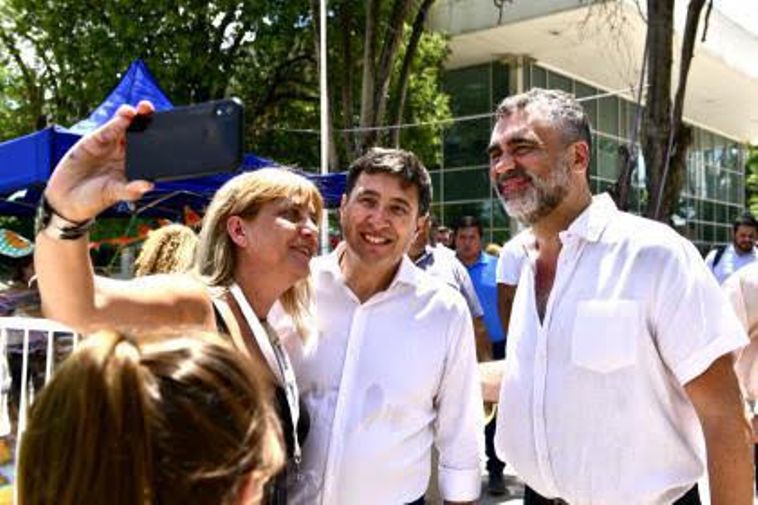 ANSES hace entrega de tarjetas alimentarias