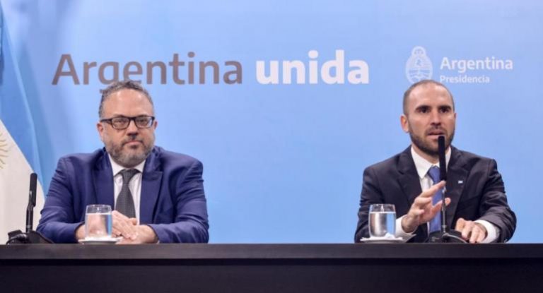 El gobierno nacional fijo precios máximos, seguro de desempleo y salarios privados a cargo del Estado