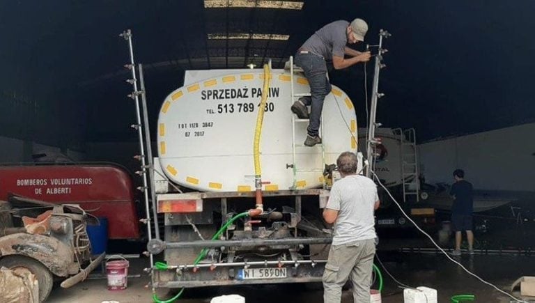 Alberti desinfecta la ciudad