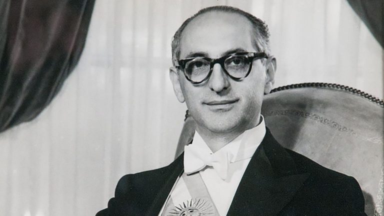 Hace 58 años Arturo Frondizi era derrocado como presidente argentino y llevado a la Isla Martín García