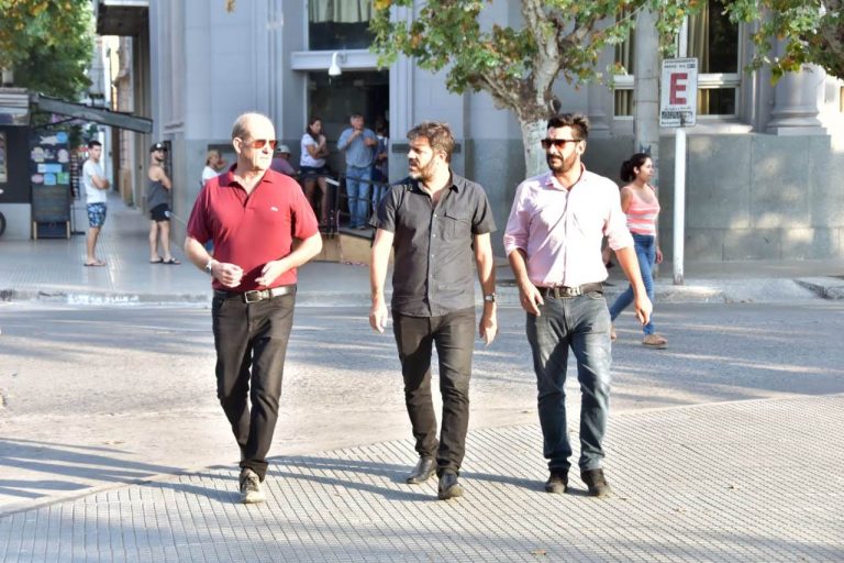 El jefe de Gabinete recorrió los partidos de Hipólito Yrigoyen y Pehuajó