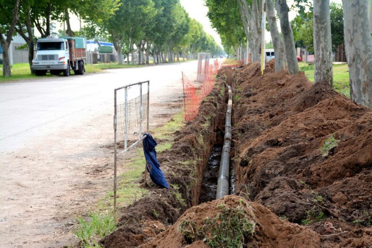 La red de agua llega al loteo del ex-matadero