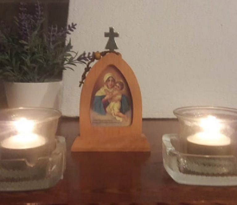 ‘Los Madrugadores del 9’ rezaron desde la cuarentena
