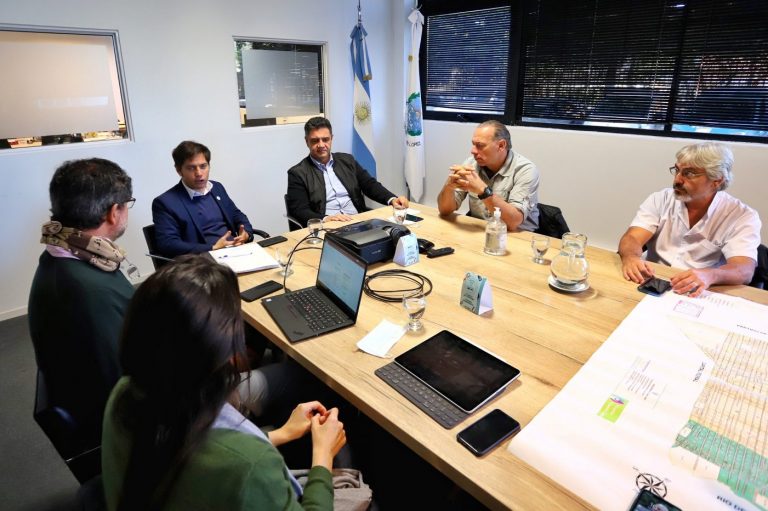 Kicillof visitó los comités de emergencia de Vicente López y San Isidro