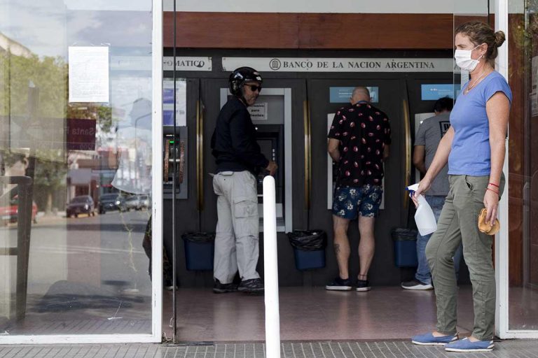 Comienza a acreditarse el Ingreso Familiar de Emergencia