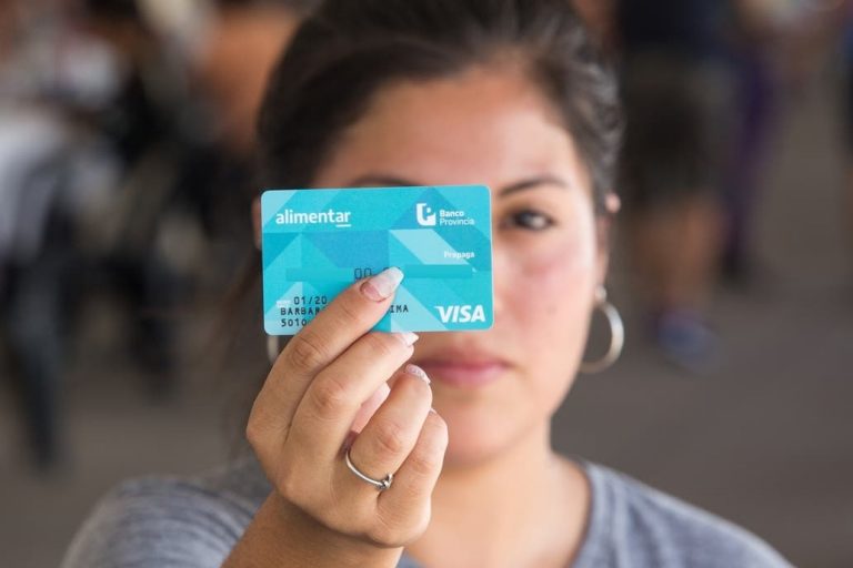 En Lincoln, desde el martes se entrega la Tarjeta AlimentAr
