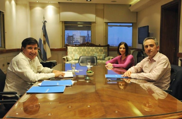 Los ministros Larroque y Arroyo acordaron acciones conjuntas para la provincia