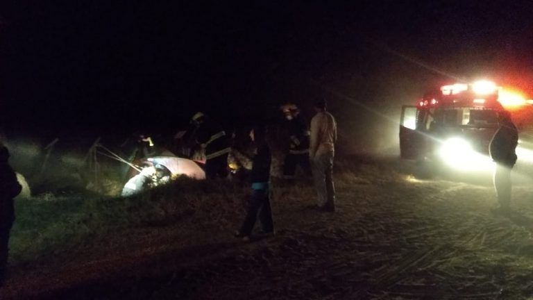 Bomberos Voluntarios de Nueve de Julio rescataron a vecino de Naón tras caer en un zanjón en un camino a esa localidad