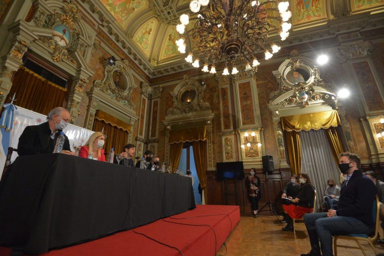 El gobierno de la provincia presentó el programa “Bonaerenses Solidarios y Solidarias”