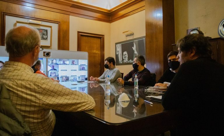 Axel Kicillof encabezó un encuentro con el Comité de Expertos de la Provincia