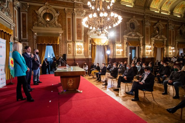 Kicillof puso en funciones a Andrés Larroque como ministro de Desarrollo de la Comunidad