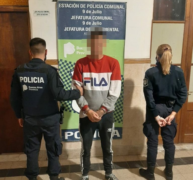 Dos jóvenes fueron aprehendidos por romper la cuarentena e intento de fuga a control policial
