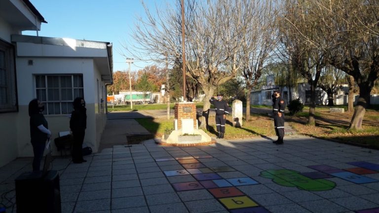 La Escuela Secundaria N° 9 de Patricios celebró el 25 de Mayo.