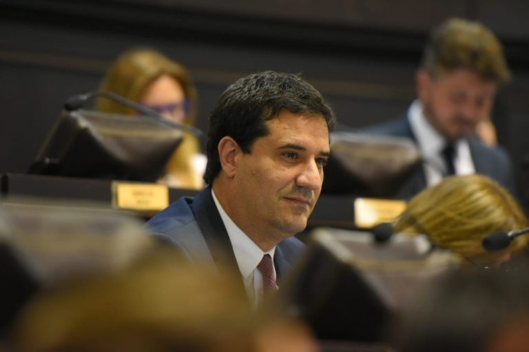 Abad: “Buscamos darle un beneficio real a las empresas y Pymes reduciendo el costo de la energía eléctrica”