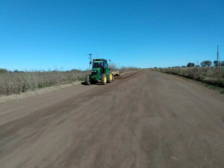 Se hacen mejoras en el camino a 12 de Octubre