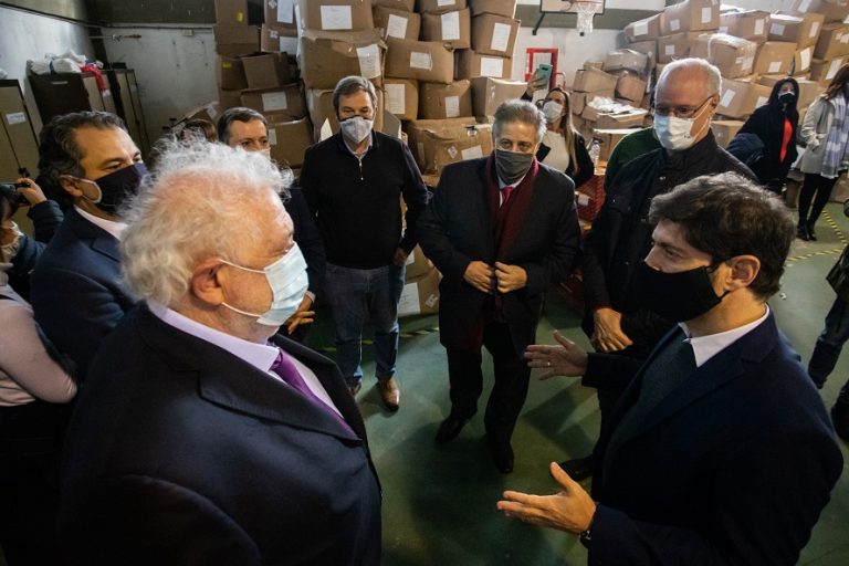 La Provincia entregó más de 200 respiradores a 44 municipios