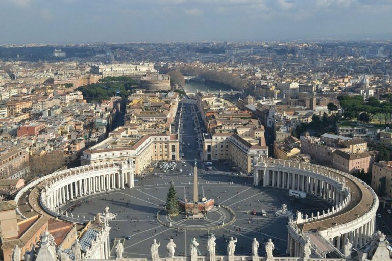 El Vaticano pide sancionar a las empresas que especulen con productos alimenticios de primera necesidad