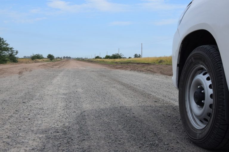 Mientras se espera terminar el estabilizado de suelo en el acceso a Patricios se piensa en hacer lo mismo en un camino a French