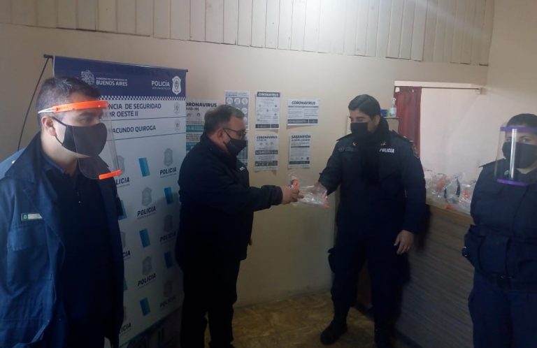 También recibió mascarillas personal policial y de la Dirección de Tránsito de Facundo Quiroga