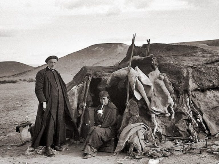Alberto de Agostini, el escalador de boina y sotana