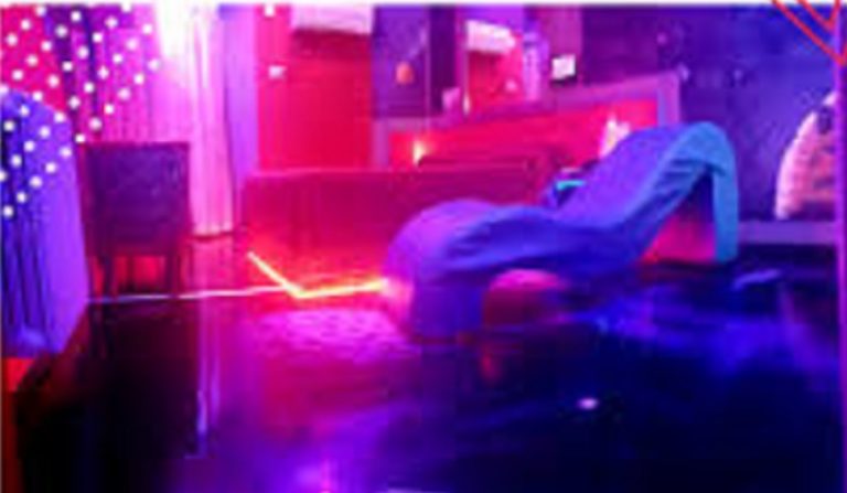 Fueron en trío a un hotel alojamiento y se negaron a pagar la estadía