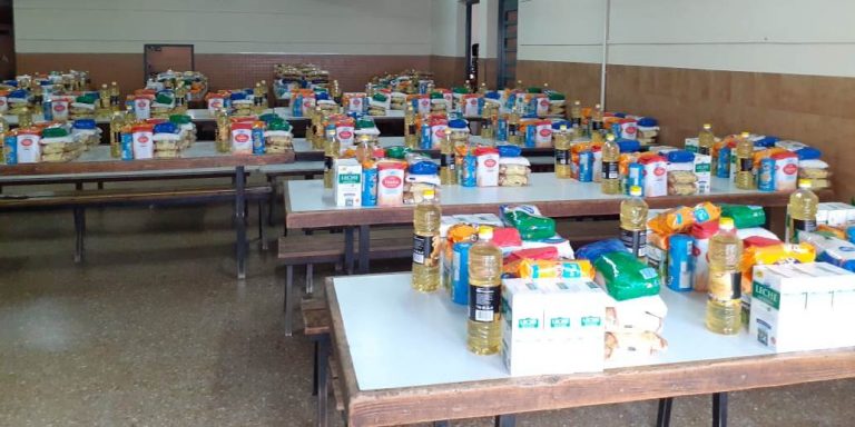 Desde la renovada Escuela N° 30 se distribuyen 198 bolsones de alimentos