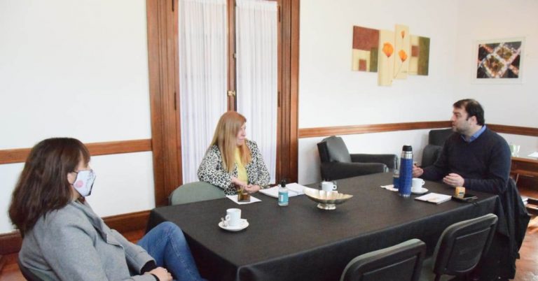 Mariano Barroso se reunió con la Senadora María Elena Defunchio y la Inspectora Jefe Distrital nuevejuliense, Leonor Capriroli