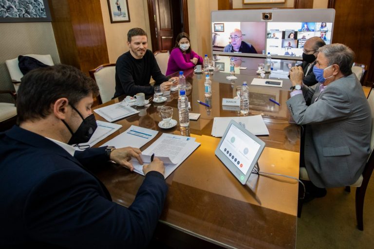 La Provincia firmó un convenio de cooperación para potenciar el desarrollo productivo bonaerense